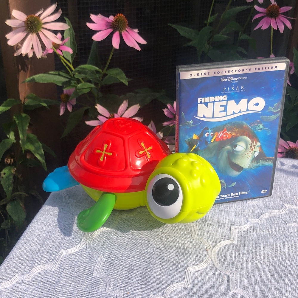 DISNEY Fisher Price baby bath toy nesting set Finding Nemo 2 pieces & DVD movie